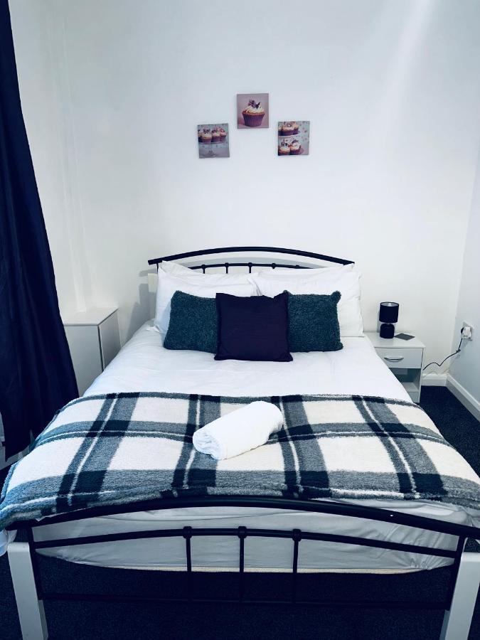 Stylish Town House - Modern Double Room - 1 Coventry Dış mekan fotoğraf